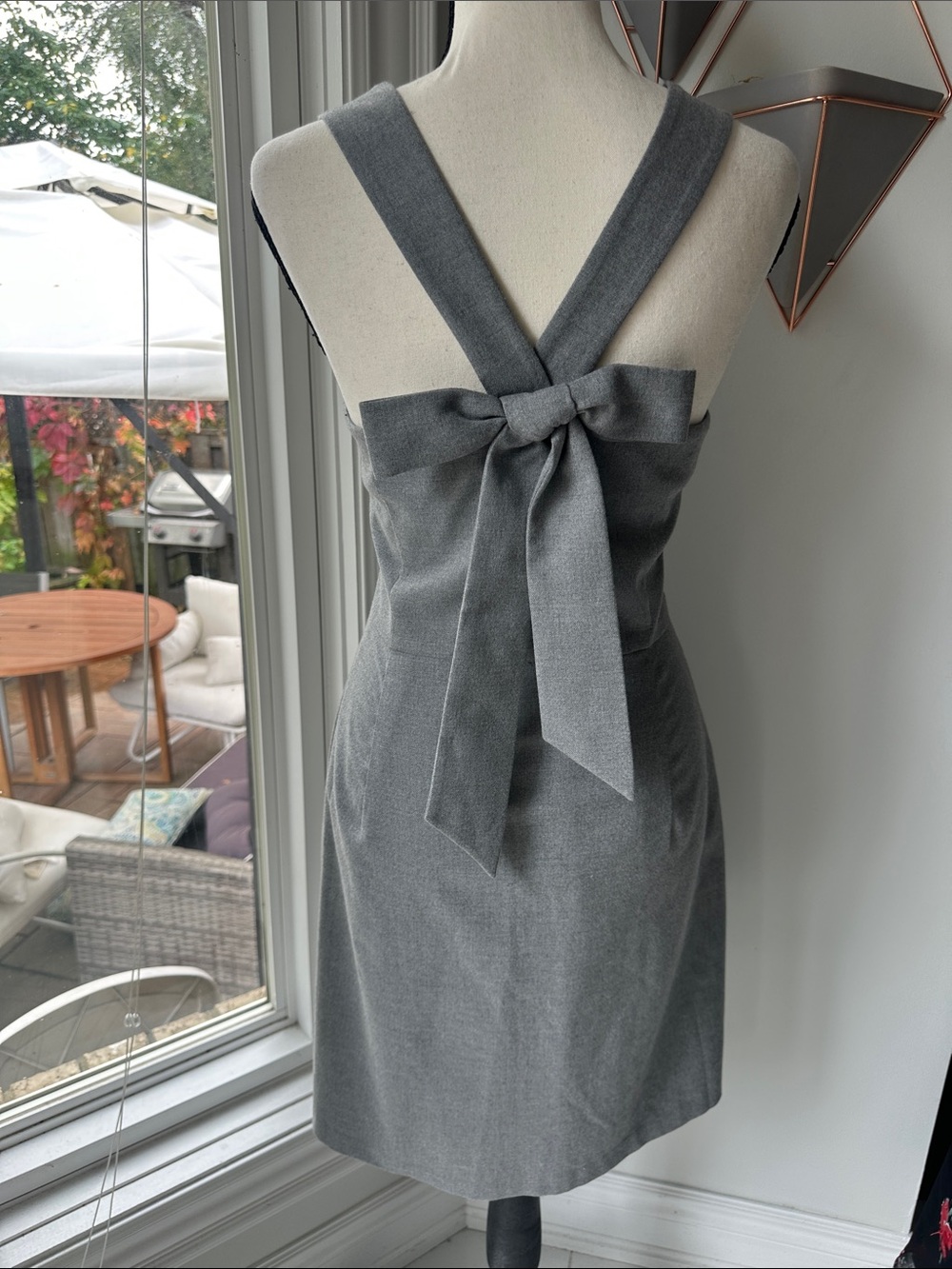 BANANA REPUBLIC V-Neck Tailored Grey Sheath Dress Office Corporate Sz 10 Petite